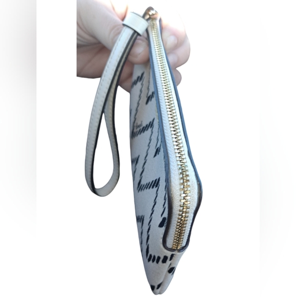New Coach White and Black and Gold Wristlet - Picture 4 of 5